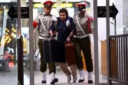 عکس/ لحظه بازداشت عطاران در یک فیلم