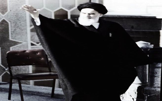 عكسي از امام خمینی که صفحه اینستاگرام رهبر انقلاب منتشر کرد + عكس