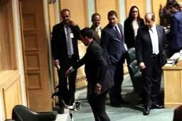 یک گربه در پارلمان اردن جنجال به پا کرد! +عکس