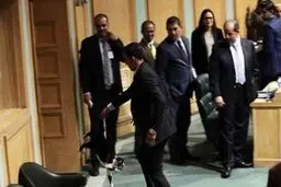 یک گربه در پارلمان اردن جنجال به پا کرد! +عکس