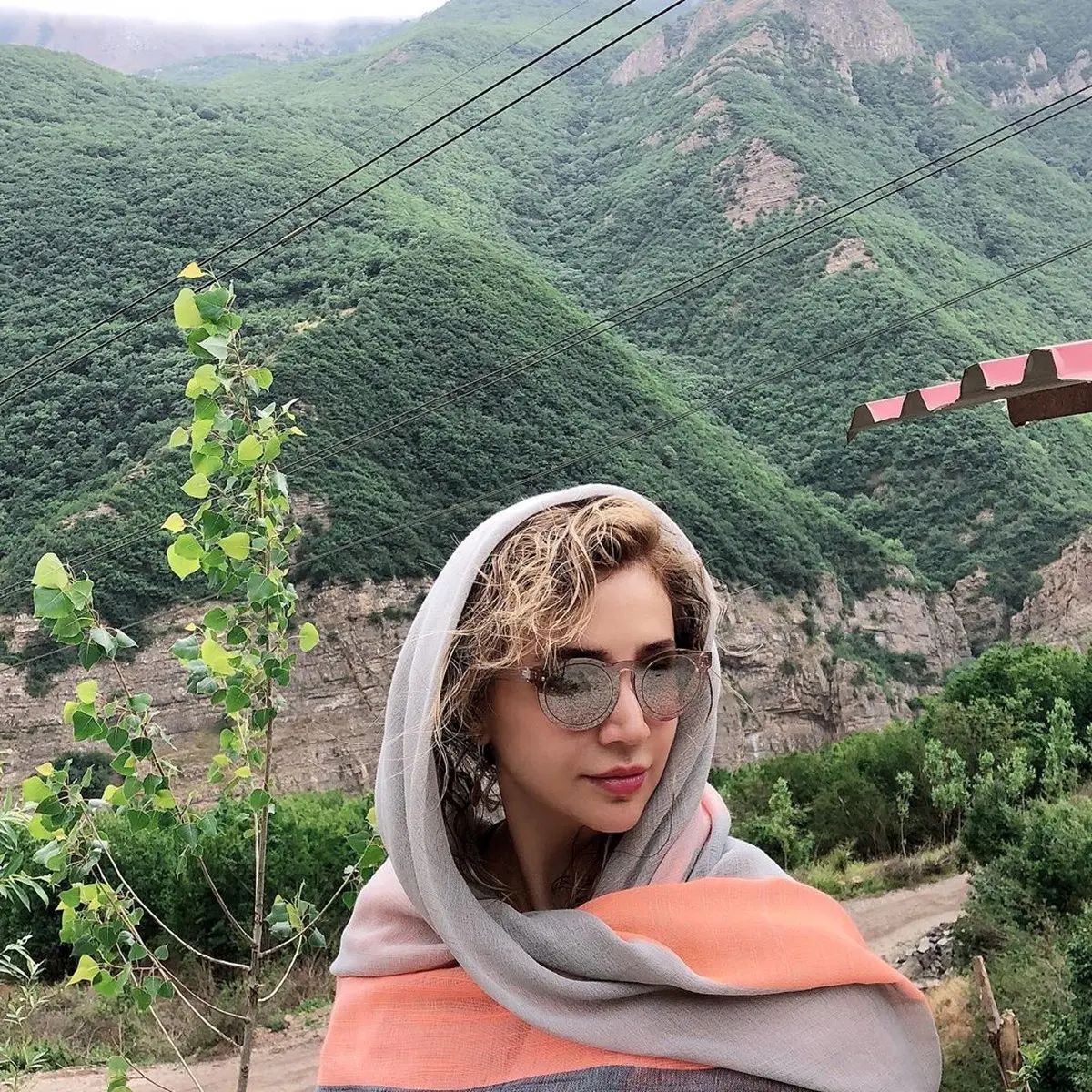 تيپ ديدني شبنم قلي خاني در سفر + عكس