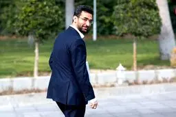 واکنش جهرمی درباره شایعه هدیه ۲۰۰ لپ‌تاپ به ریاست جمهوری!