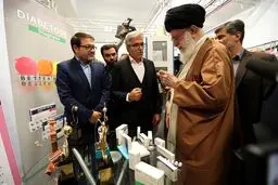 تصاویری دیدنی از بازدید رهبر انقلاب از نمایشگاه کالای ایرانی