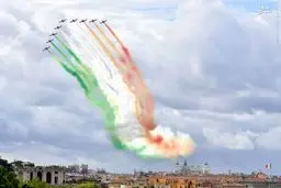 نمایش جت‌های ایتالیایی در آسمان رُم/ عکس