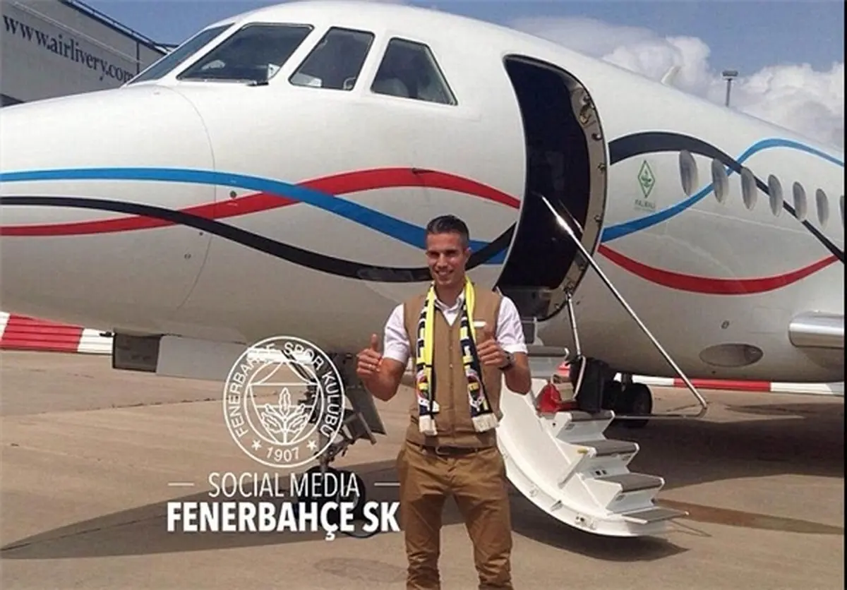 استقبال گسترده هواداران ترکیه ای از فان پرسی در استانبول+تصاویر