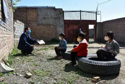 کلاس درس عجیب در دوران کرونا! + عکس