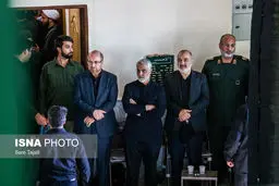 محمدباقر قالیباف در مراسم تشییع پیکر پدر سردار سلیمانی/عکس