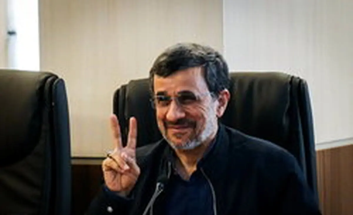 انتقاد تند سبحانی‌نیا از احمدی نژاد:مایکل جکسون برای احمدی‌نژاد وسیله است/ احمدی‌نژاد با رفتارهای پوپولیستی به دنبال رای جمع کردن برای انتخابات است