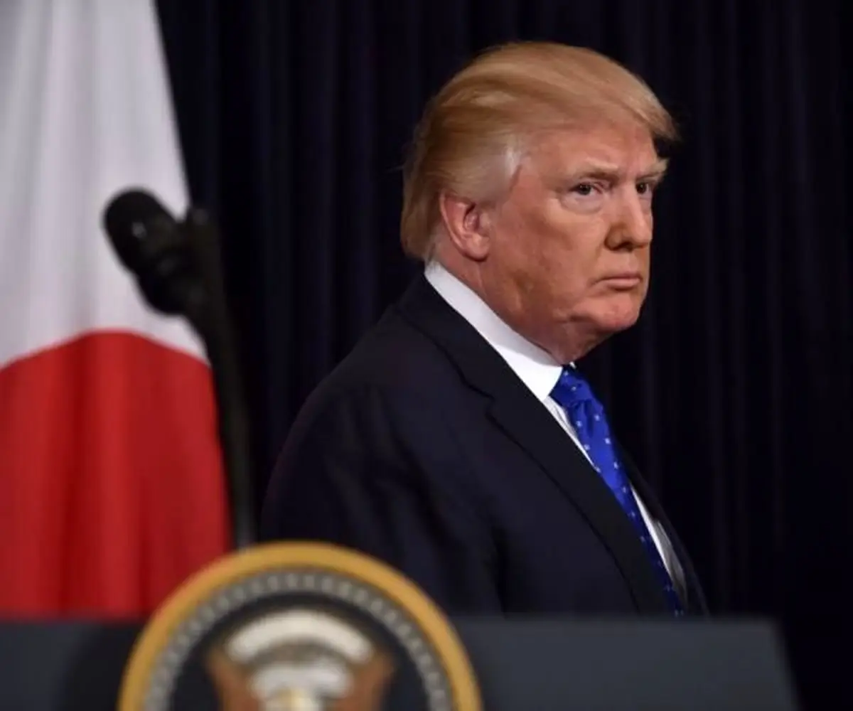 بلومبرگ: ترامپ برای پرهیز از هزینه‌های جبران‌ناپذیر با ایران مذاکره کند