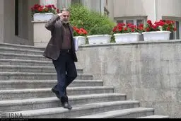 عکس: ادای احترام خاص آقای وزیر!