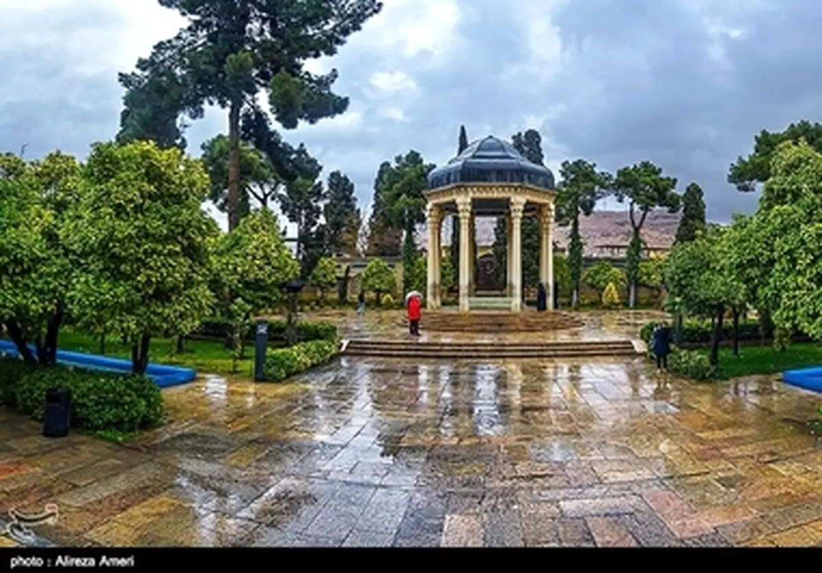 تصاویر بهار از آرامگاه حافظ