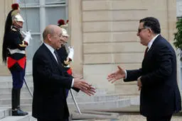 حمایت فرانسه از راهکارهای سیاسی برای بحران لیبی