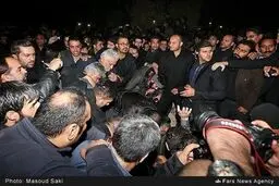 دفن شبانه پیکر زنده یاد مرتضی پاشایی/ تصاویر
