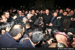 دفن شبانه پیکر زنده یاد مرتضی پاشایی/ تصاویر