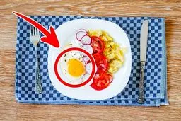 با ۱۰ ترفند موثر برای غلبه بر عادت غذا خوردن قبل از خواب آشنا شوید