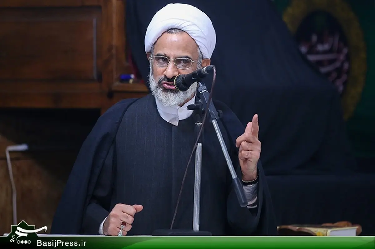 جانشین نماینده ولی فقیه در سپاه: اجراکنندگان نقشه های دشمن پیاده نظام های داخلی هستند،  مانند آن کاری که در مذاکرات کردند/ برخی به دنبال تعیین رهبر سوم برای کشور هستند