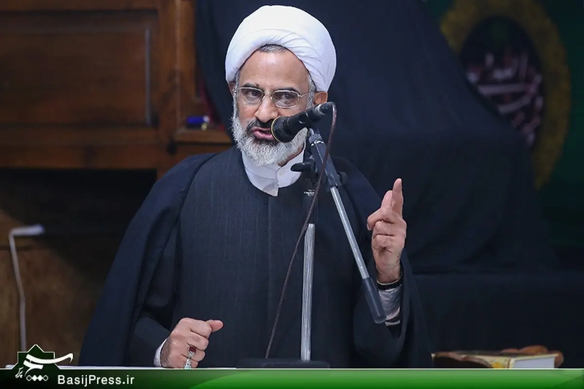 جانشین نماینده ولی فقیه در سپاه: اجراکنندگان نقشه های دشمن پیاده نظام های داخلی هستند،  مانند آن کاری که در مذاکرات کردند/ برخی به دنبال تعیین رهبر سوم برای کشور هستند
