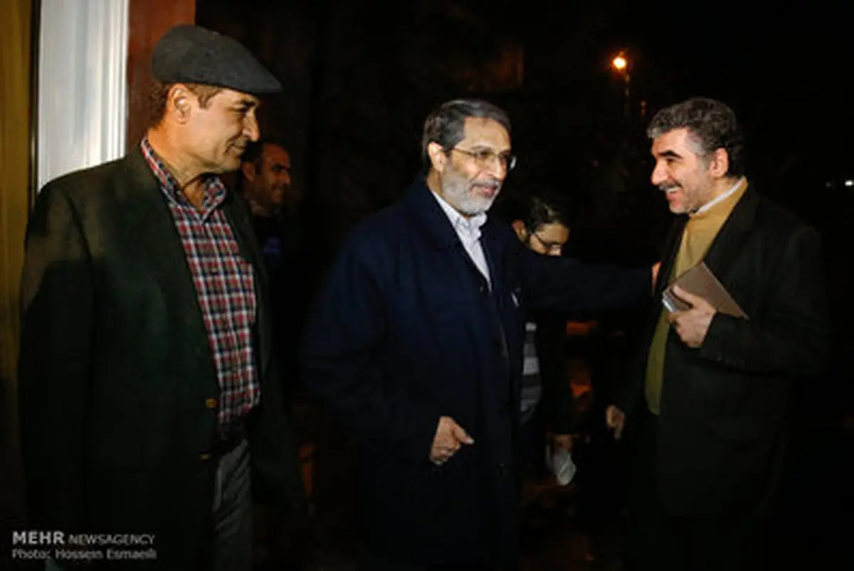 تصاویر بازدید رئیس سازمان صدا و سیما از پشت صحنه سریال معمای شاه