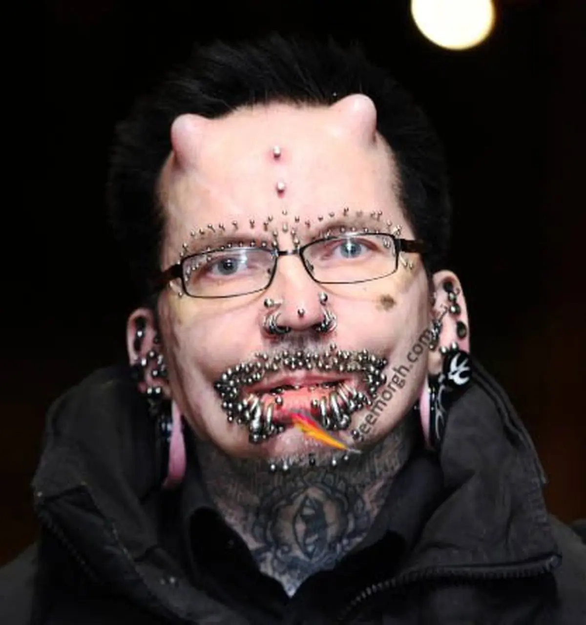 مردی شبیه شیطان در دبی +عکس