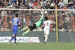 عکس/شیرجه 200 ساله دروازه بان استقلال