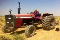 "نفیسه روشن" راننده تراکتور می‌شود + عکس