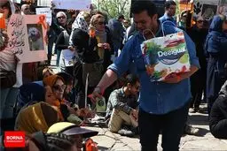 عکس/ حضور خودجوش یک «سگ» در یک تجمع!