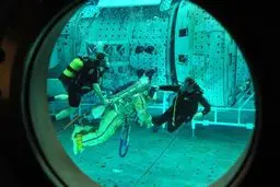 استخر تمرین کار در فضا! + تصاویر