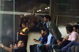 فرهاد مجیدی روی سکوهای آزادی/ عکس