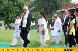 ادای احترام وزیر امور خارجه آلمان به گاندی/ عکس