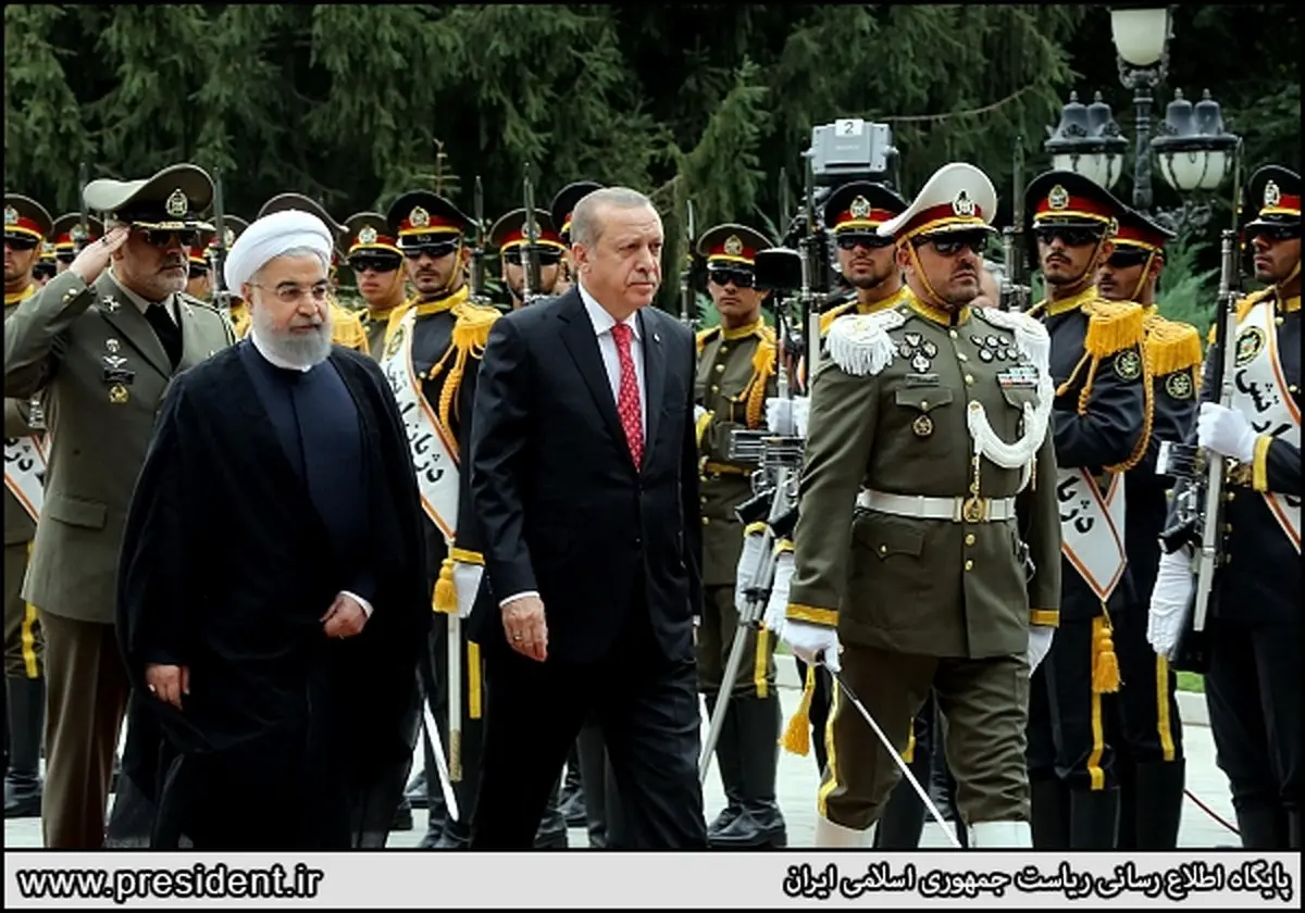 روحانی اینگونه در سعدآباد به استقبال اردوغان رفت /تصاویر