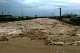  تصاویر تازه از طغیان رودخانه سرباز در اثر بارش باران