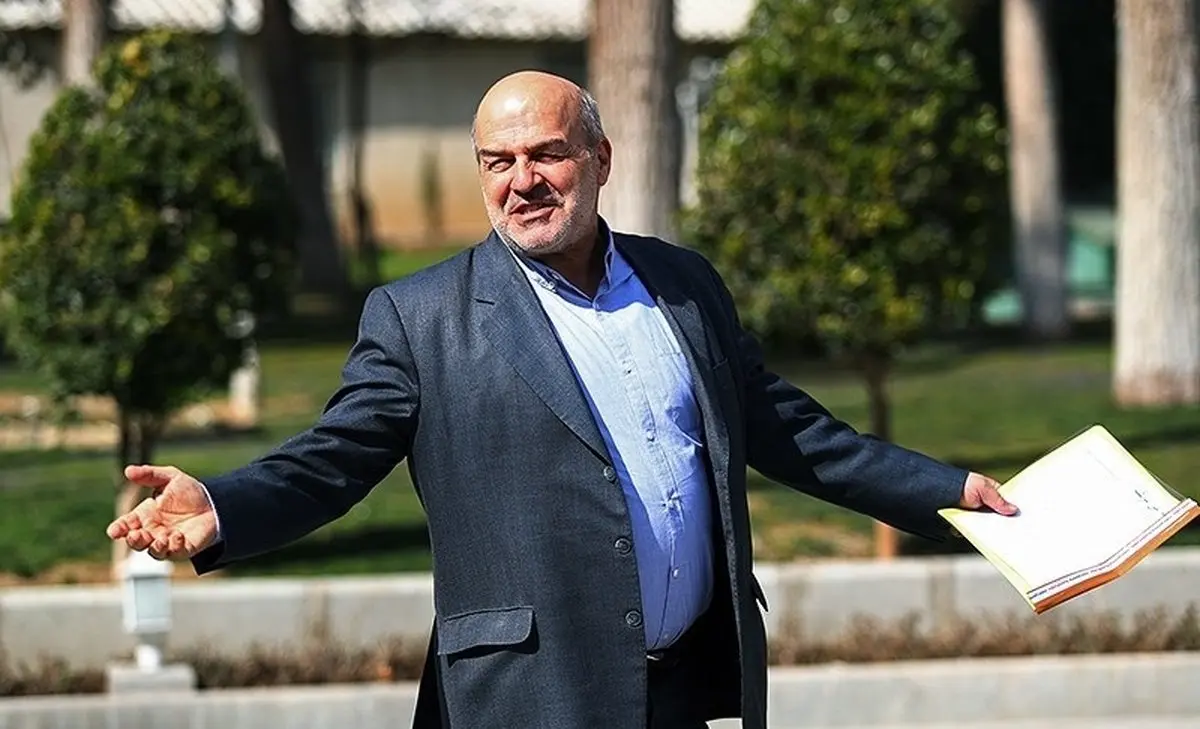 واکنش کلانتری به ملخ‌خوری برخی مردم: اتفاق عجیبی نیست؛ از قبل هم بوده / ملخ های سمی را نباید خورد