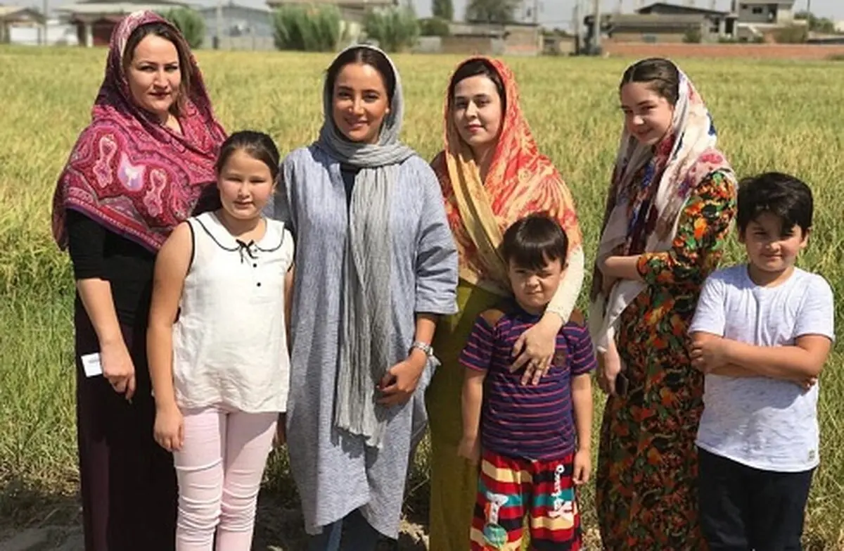 عکس متفاوت خانم بازیگر در جاده های شمال
