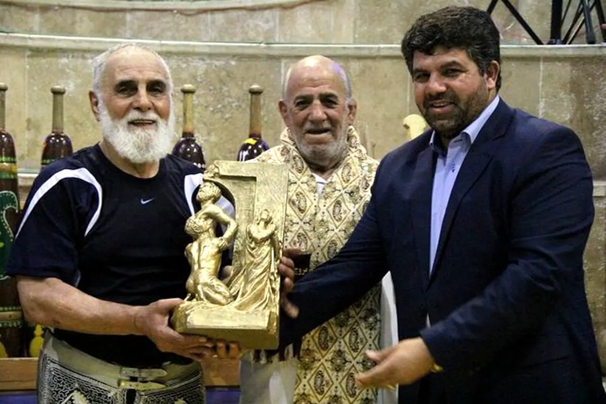 ناطق نوری نماد پهلوانی گرفت/ عکس