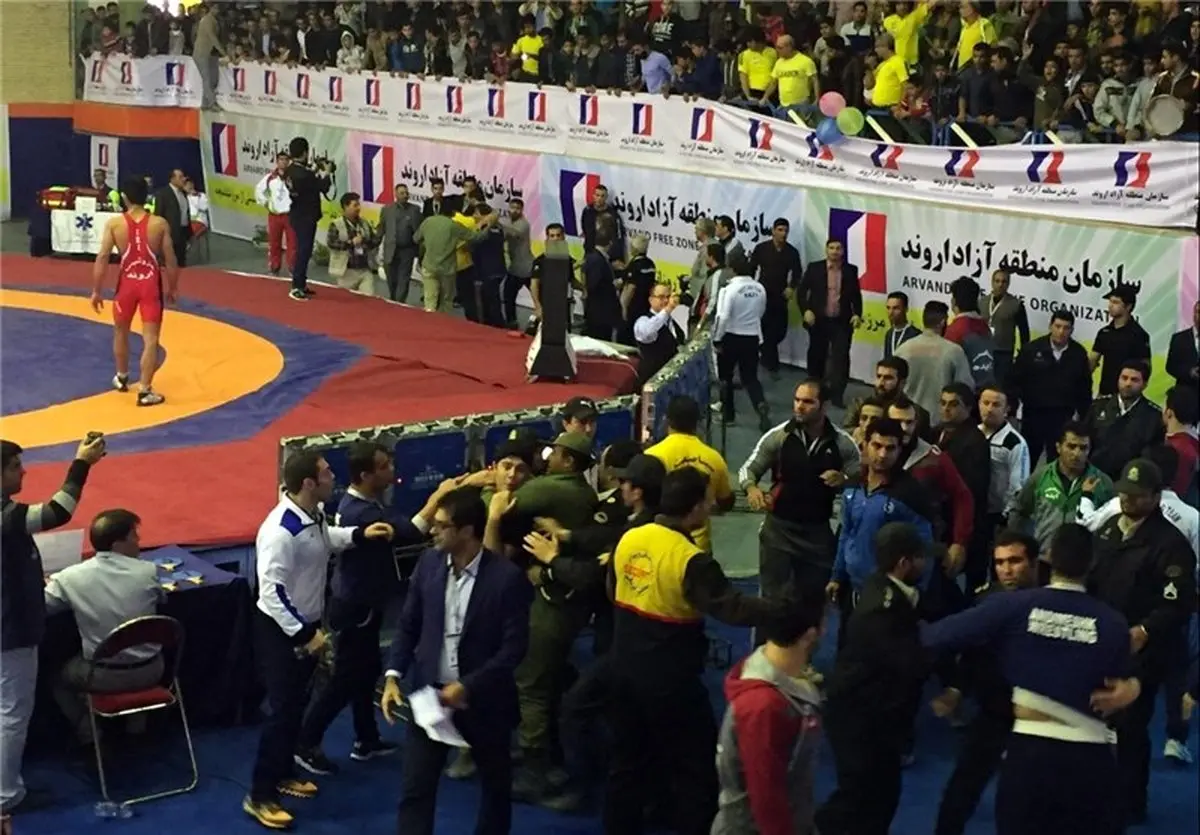 هجومی تماشاگران پس از درگیری در جام باشگاه های جهان+عکس