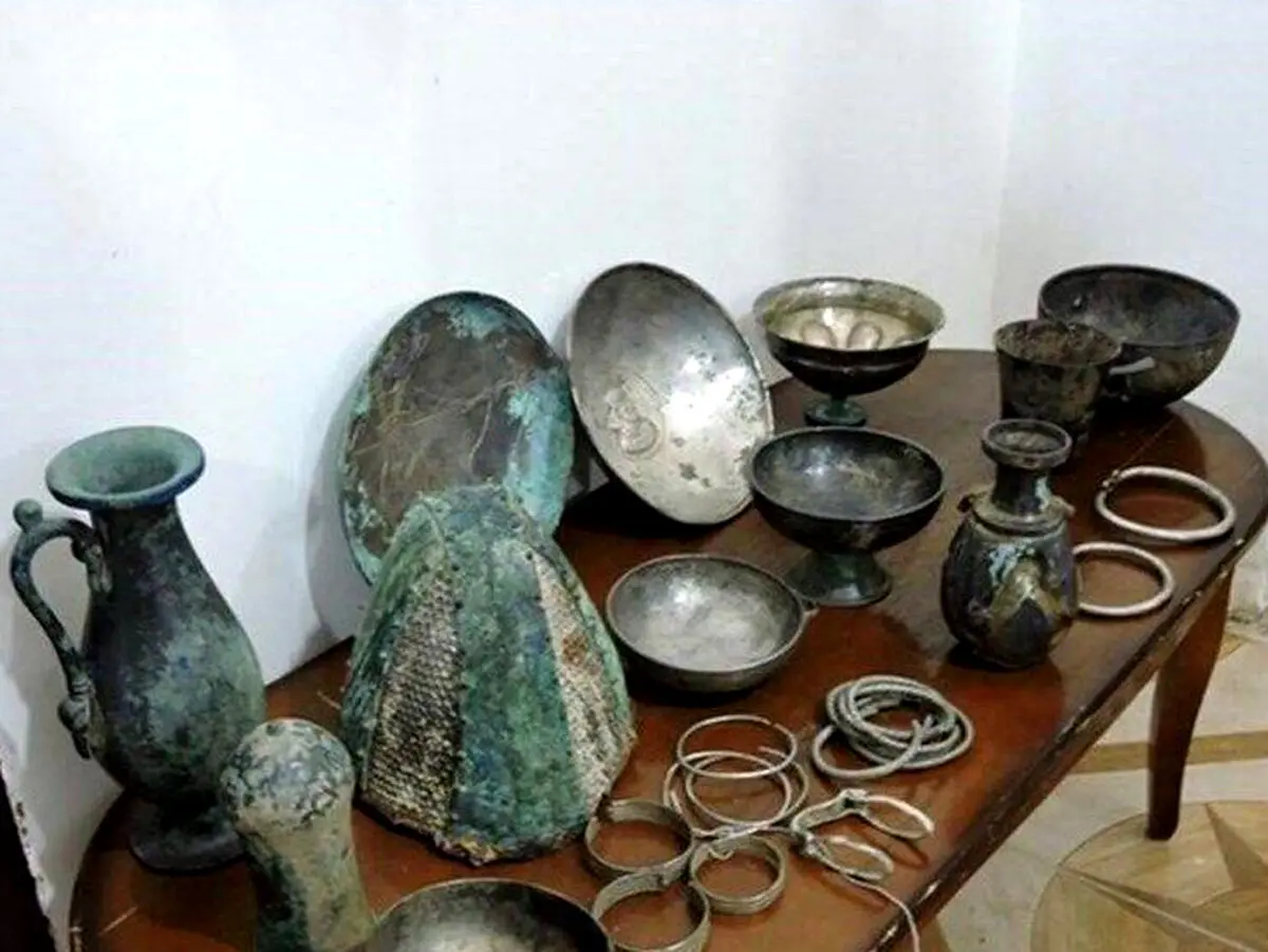 عکس/ کشف اشیای قدیمی قبل از میلاد در شازند