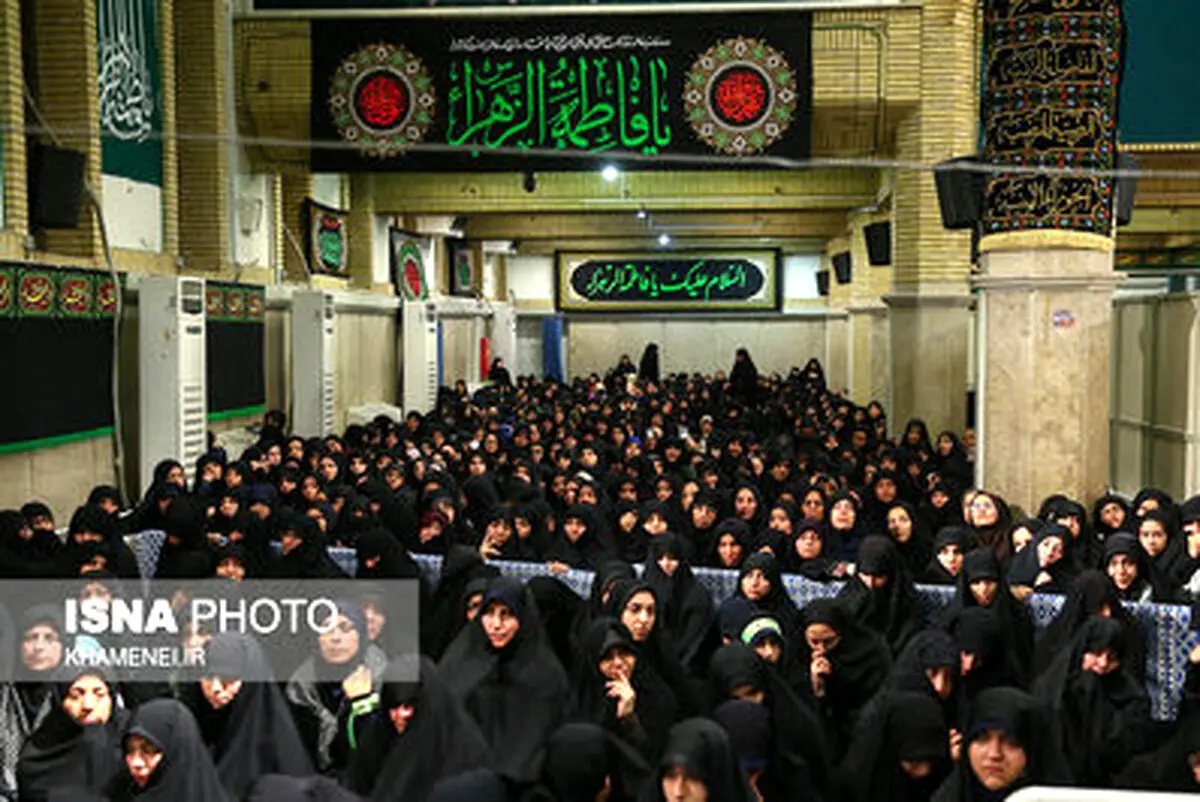 دومین شب عزاداری ایام فاطمیه در حسینیه امام خمینی (ره)/تصاویر