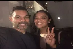 سلفی دو نفره پیمان معادی و بازیگر زن هالیوود