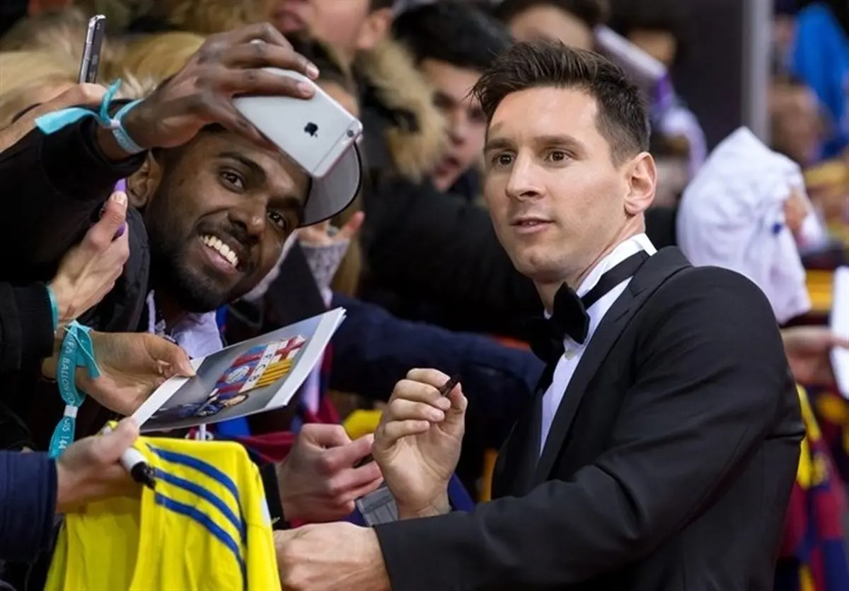 استقبال هواداران از مسی در مراسم بهترین‌های فیفا/عکس