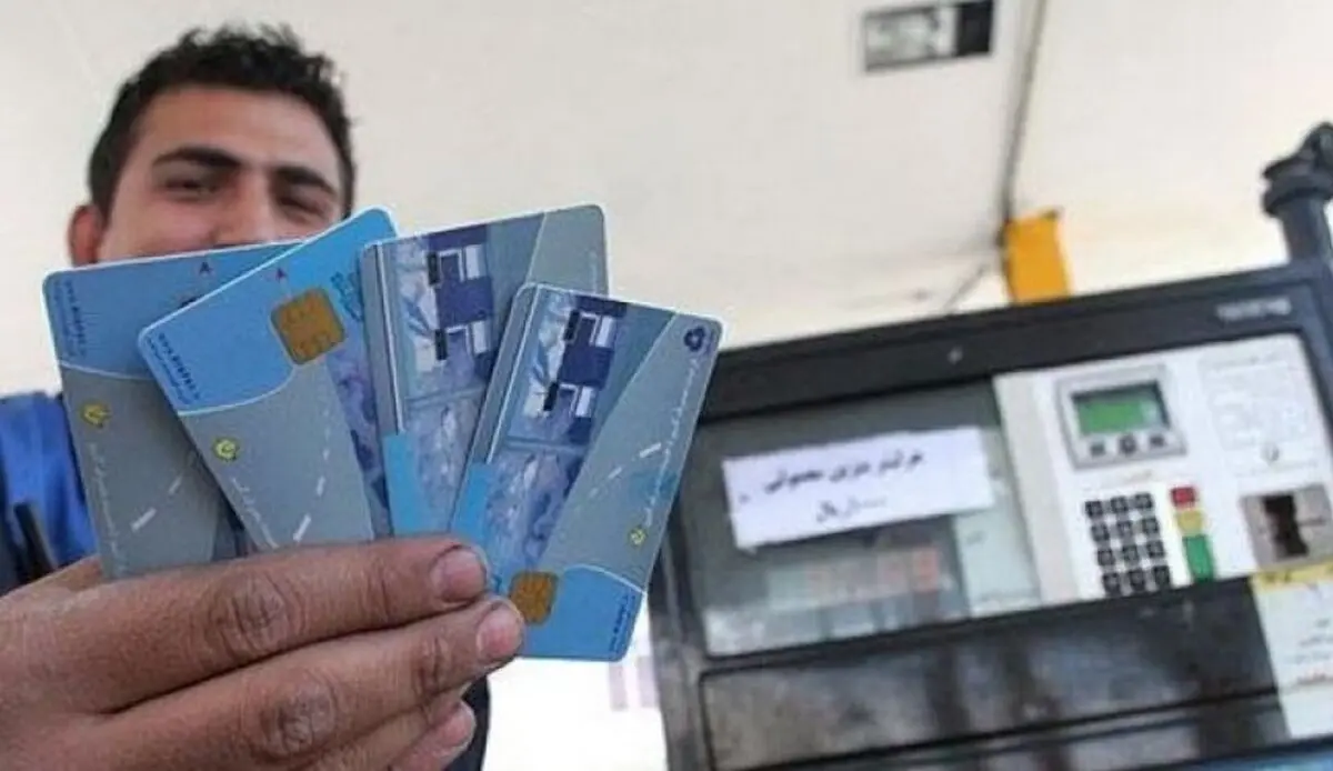 حمله شدید به علی لاریجانی؛ قبلا «چراغ» و «هویت» را می‌ساختی حالا لیبرال شده‌ای و گزینه اصلاح طلبان برای ۱۴۰۰