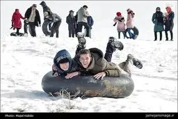 تیوب سواری در پیست پاپایی زنجان/تصاویر