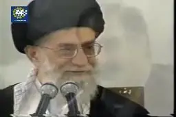 ببینید : شعرخوانی مرحوم «زرویی نصرآباد» در محضر رهبر انقلاب