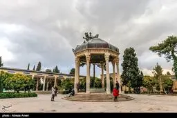 تصاویری بهاری از آرامگاه حافظ
