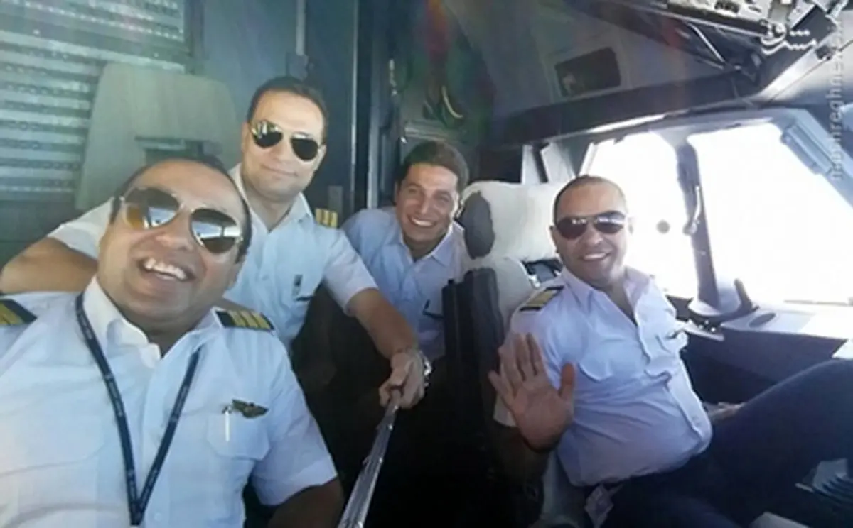 خلبان و خدمه هواپیمای سقوط کرده مصر/ عکس