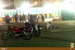 مسافركشي با موتور در مكه/ عکس