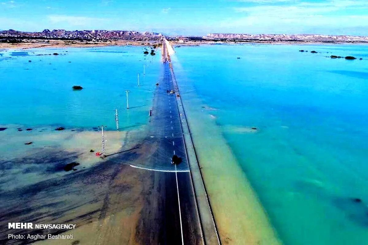 عکس / جاده‌ای که زیر آب رفت
