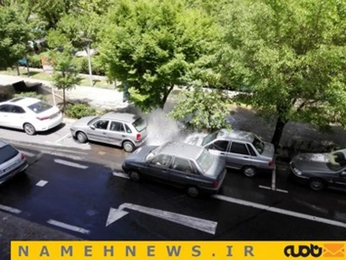 هدر رفتن یک ساعته آب در یکی از خیابان های تهران/تصاویر