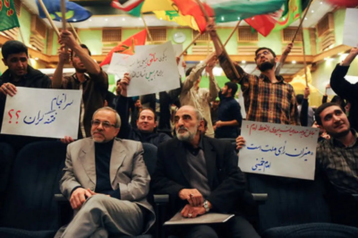 حضور جنجالی شریعتمداری در دانشگاه‌ / تصاویر