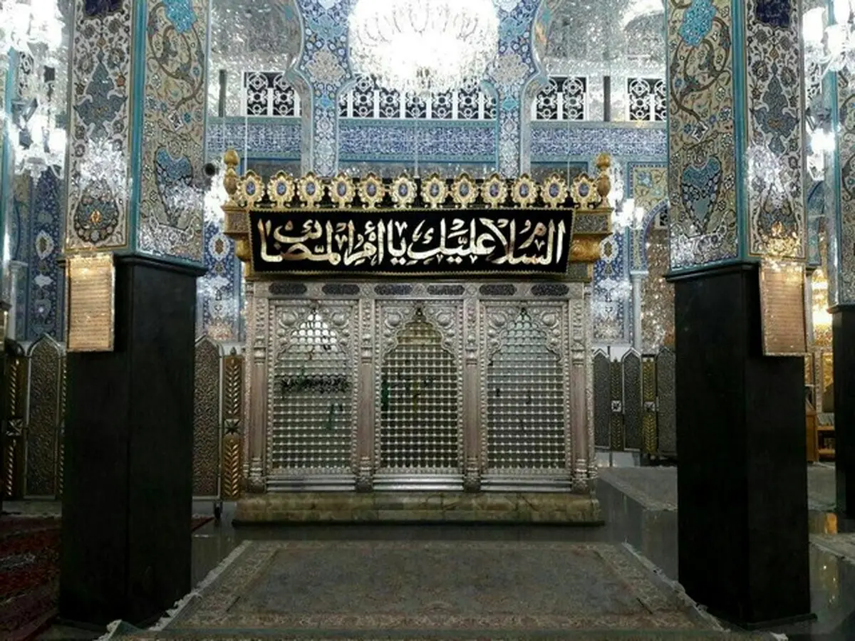 سیاهپوش شدن حرم حضرت زینب(س) در ایام فاطمیه/عکس