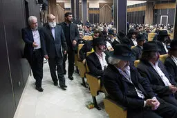 تصاویر/ کلاه مخملی‌ها در همایش اصولگرایان